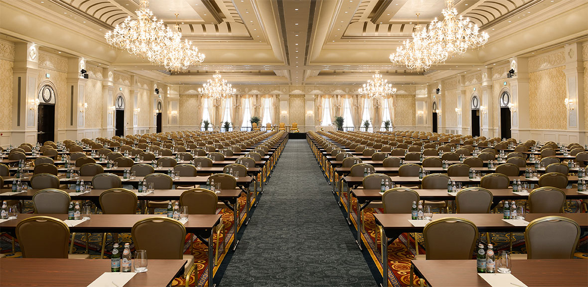 Discover Our Versatile Range of Banquet and Conference Furniture